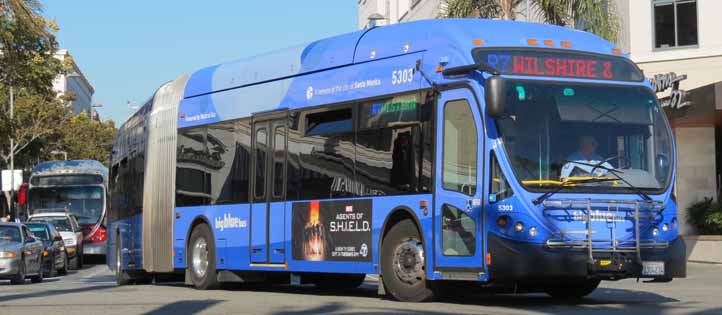 Santa Monica rapid Big Blue Bus NABI 60-BRT 5303